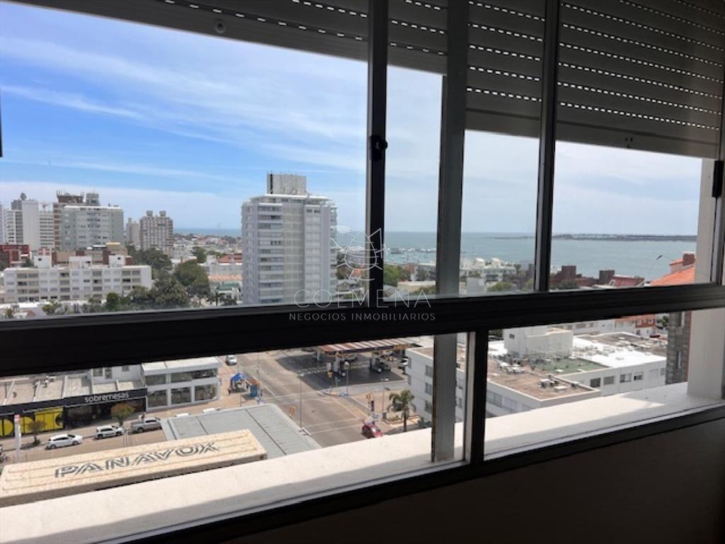 Apartamento en Peninsula a 1 cuadra playa mansa y