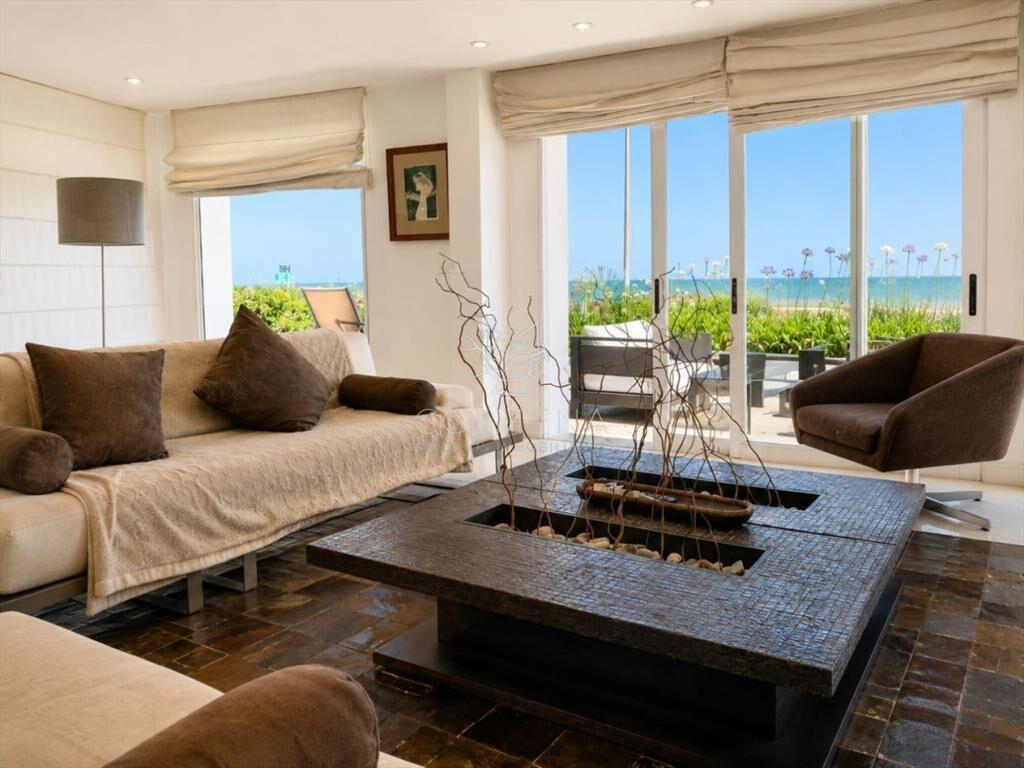 GRAN CASA EN VENTA, PRIMERA LÃ�NEA