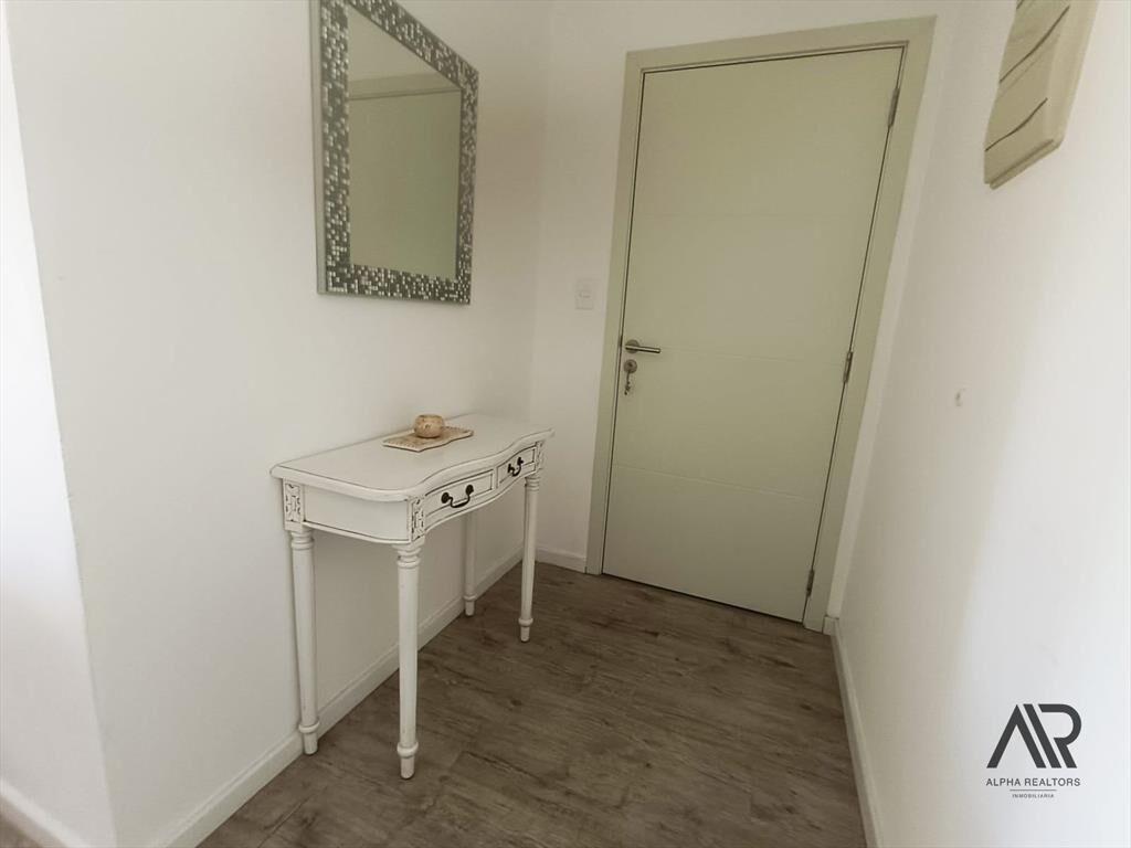Apartamento en venta c/ cochera en Playa Brava