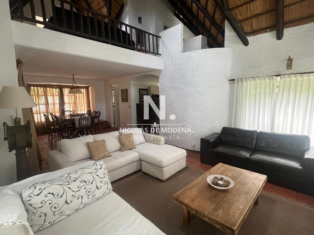 Casa de 3 dormitorios en playa brava, Punta del Este