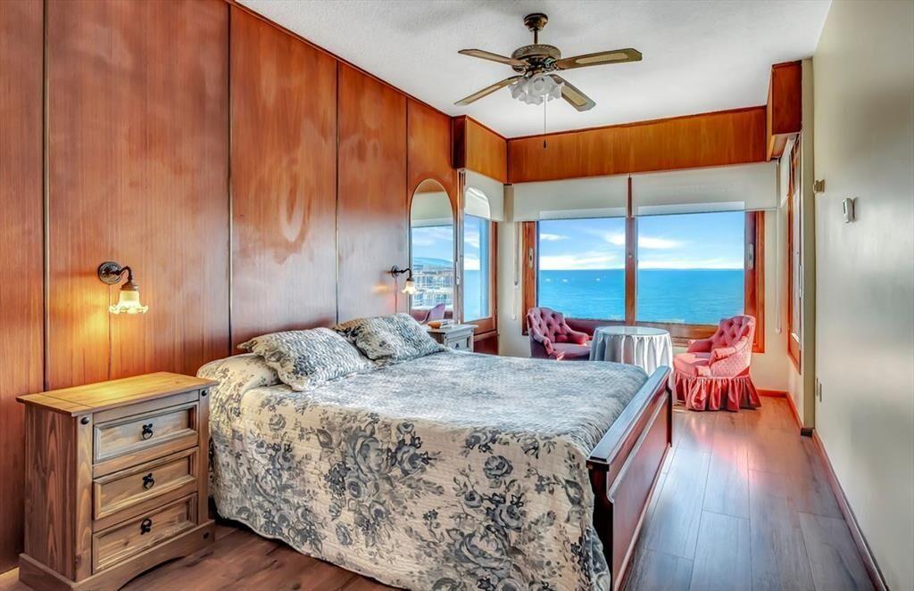 VENTA CASA 4 DORMITORIOS VISTA AL MAR PIRIAPOLIS