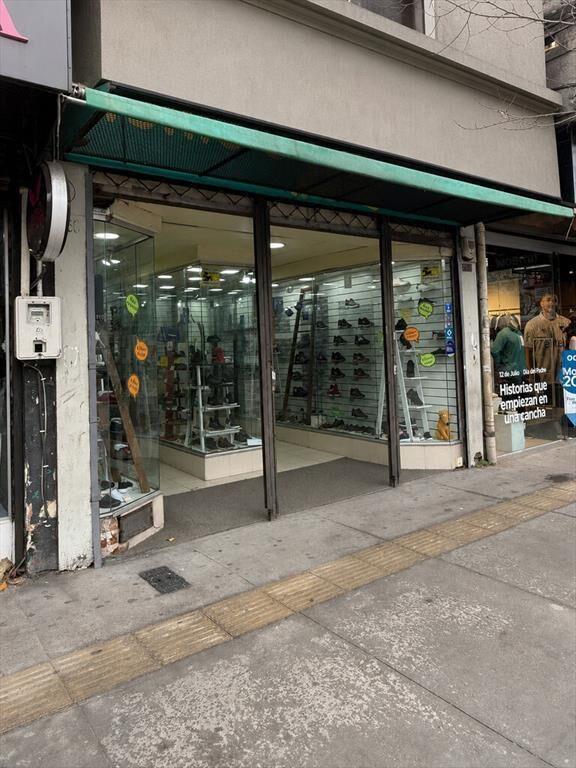 Alquiler local comercial · 150 m² · 8 de Octubre y Comercio