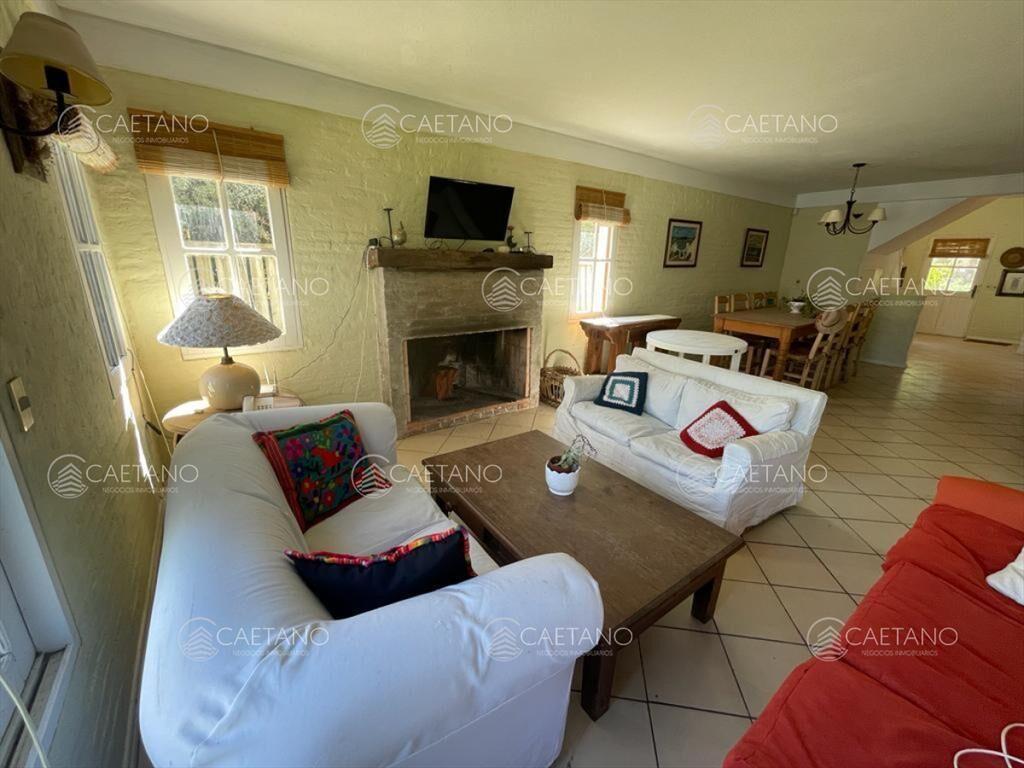 Casa en Alquiler de 4 dormitorios