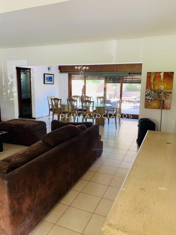 Casa de 4 dormitorios en venta en Pinares, Punta del Este.