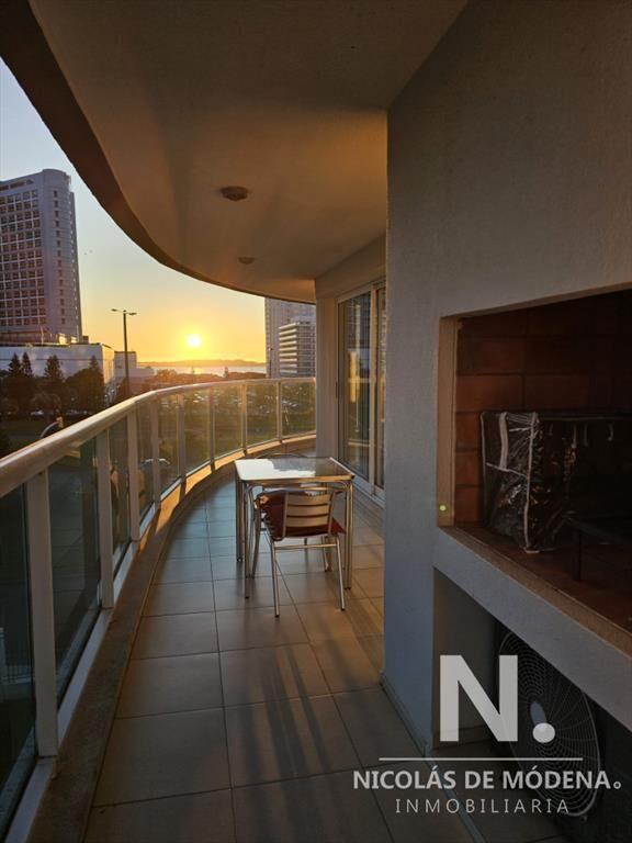 Apartamento en venta de 3 dormitorios en Punta del Este