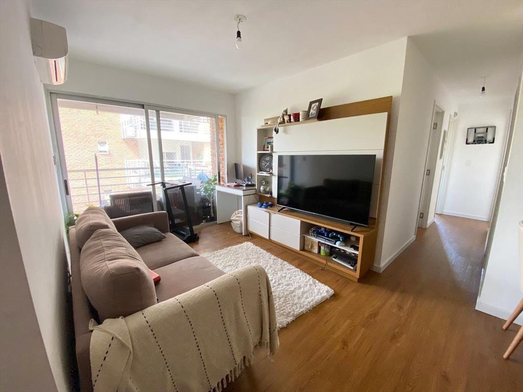 Venta apartamento con renta, de 3 dormitorios, terraza con