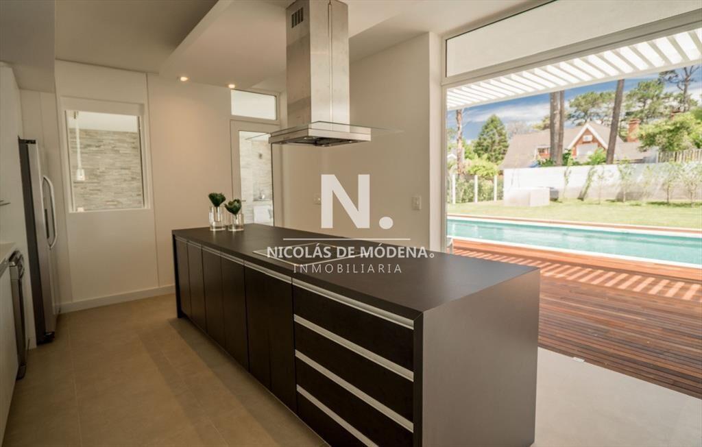 Casa en Barrio Privado, Boulevard Park- Punta del