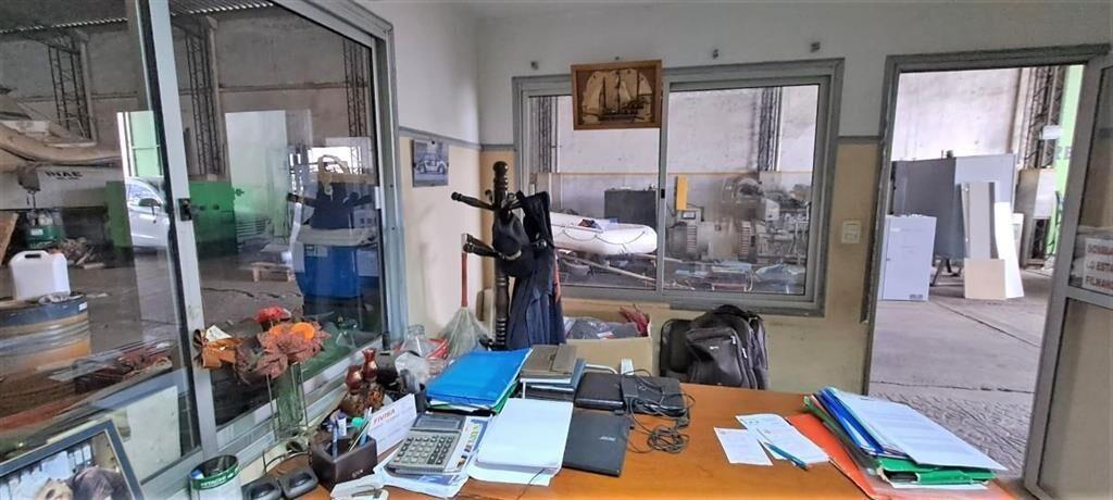 Venta Galpòn con Renta Depòsito Nave Industrial Cerrito 96