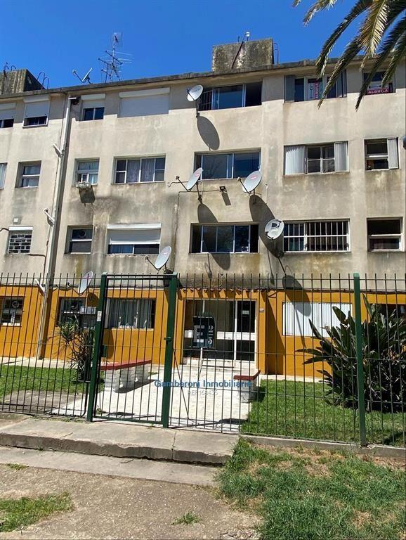 Apartamento en venta en planta baja. Está alquilado.