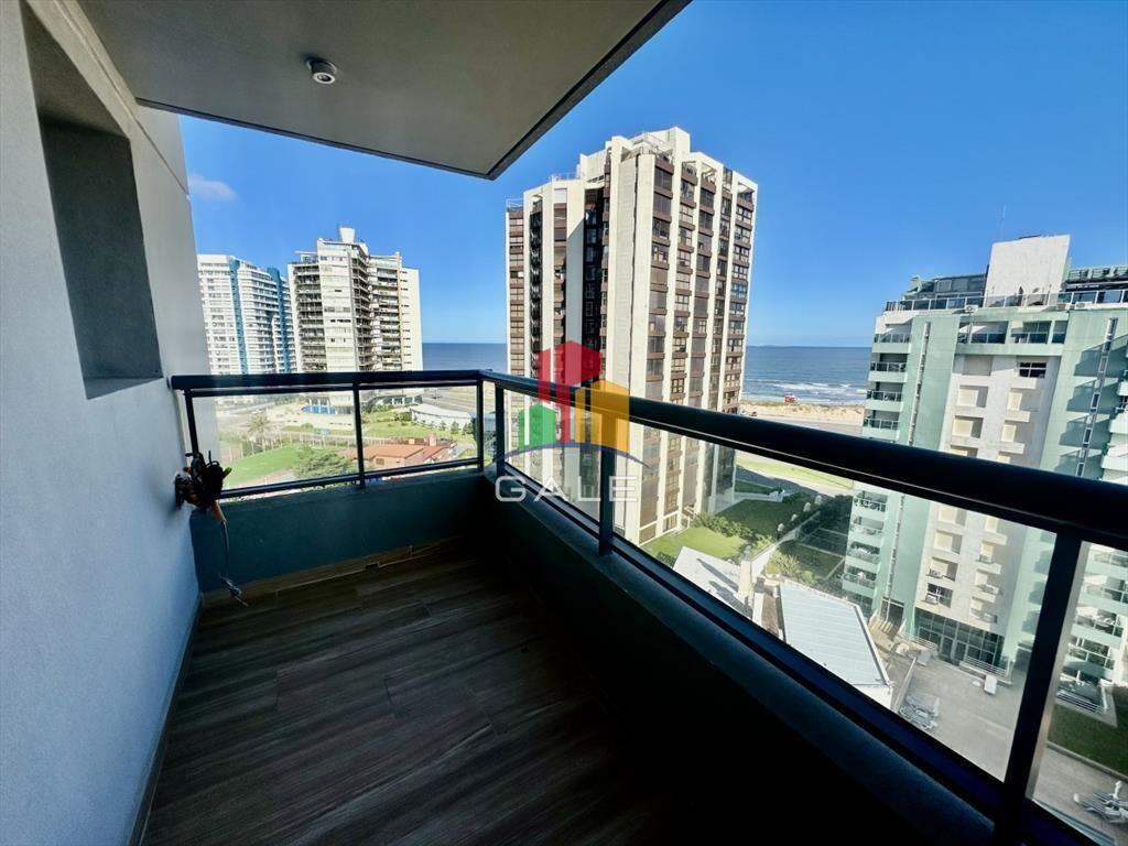 Excelente apartamento en playa brava