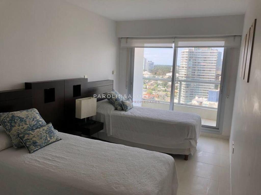 Apartamento en venta de 2 dormitorios en Season