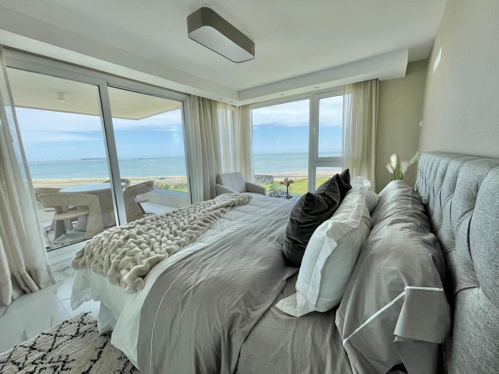 VENTA DE APARTAMENTO DE 3 SUITES FRENTE AL MAR EN