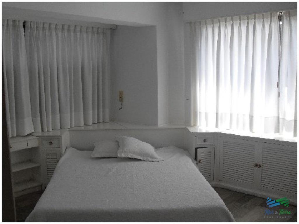 Apartamento en Brava, 3 dormitorios *
