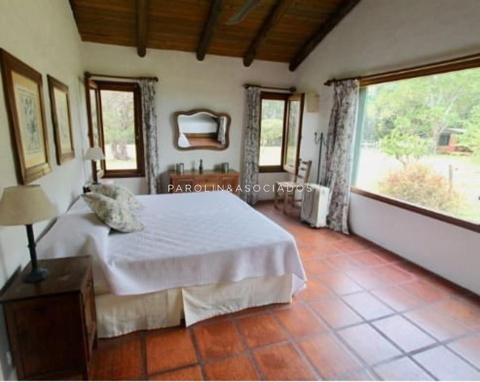 CHACRA EN VENTA DE 5 DORMITORIOS EN JOSE IGNACIO