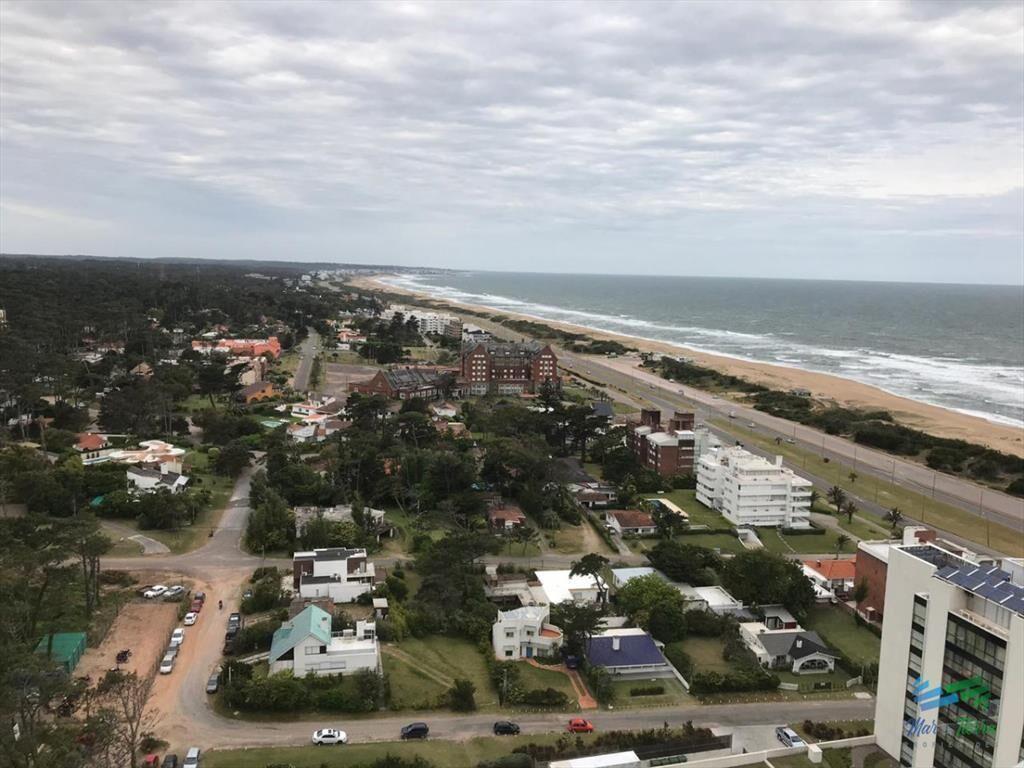 Para brillar en la Parada 10 de Playa Brava - de