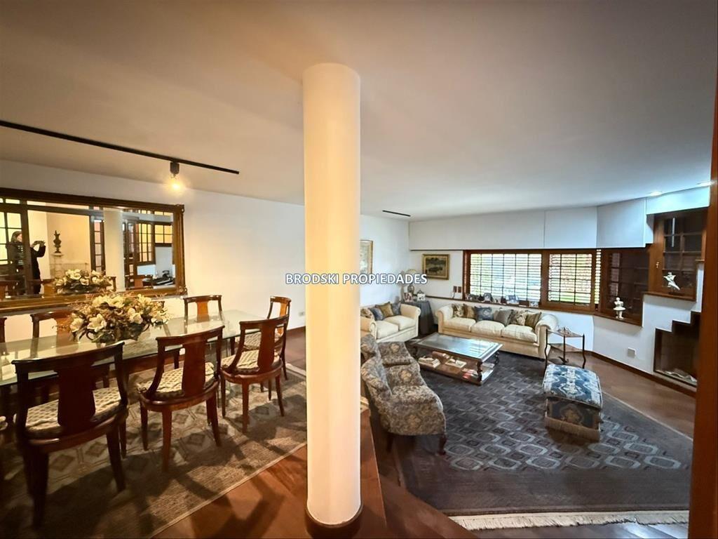 POCITOS NUEVO VENTA DE CASA 4 DORMITORIOS, ESTAR, JARDIN