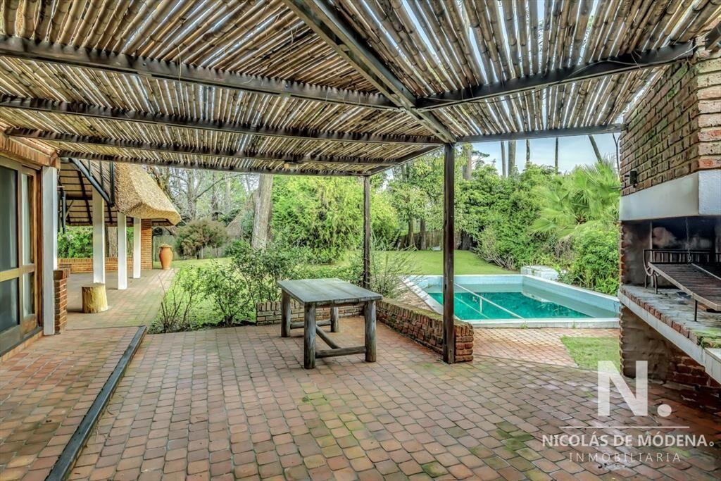 Venta de casa de 4 dormitorios en Pinares, Punta del Este