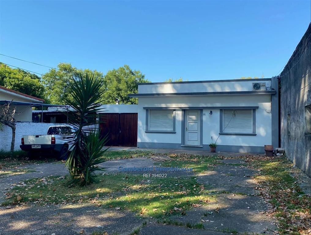 Venta de 3 casas en Colón. Con renta.