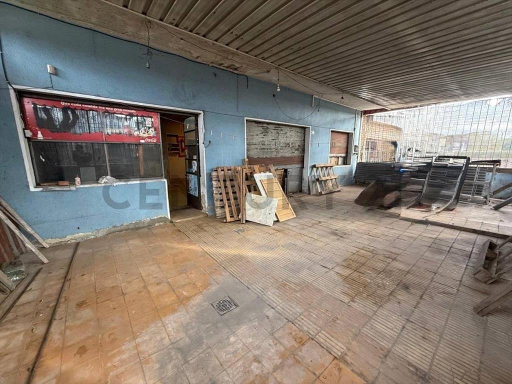 Alquiler amplio local Comercial al frente en Las Acacias ...