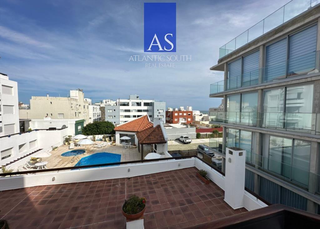 Apartamento de 1 dormitorio con vista al mar en