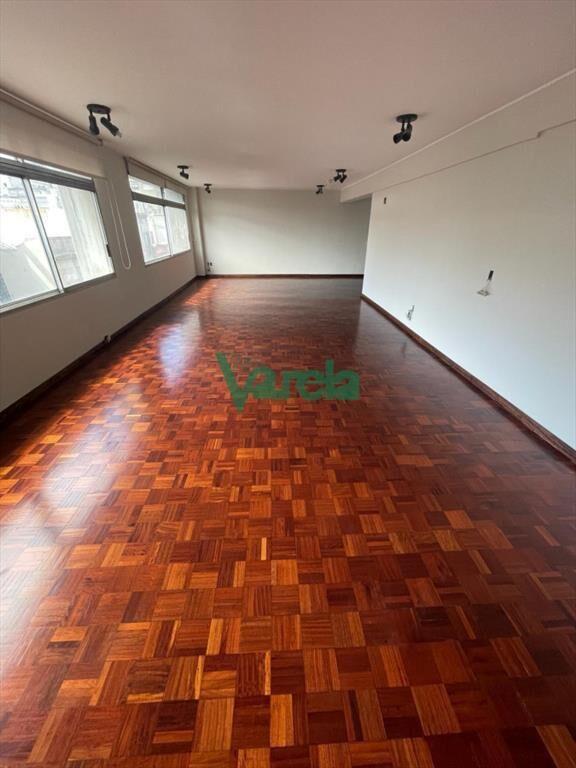 VENTA Oficina, Cuidad Vieja,75 m2 ,baño, cocina,