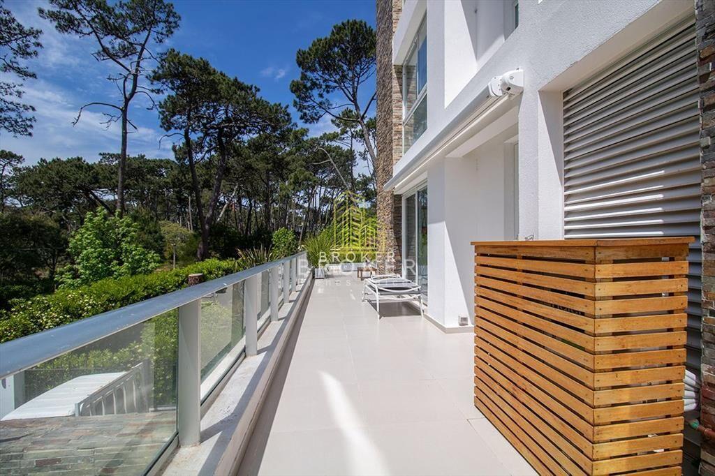 Espectacular y amplio departamento en alquiler en