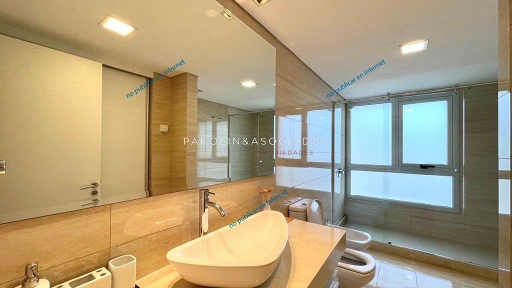 Penthouse de 4 dormitorios en Península, Punta