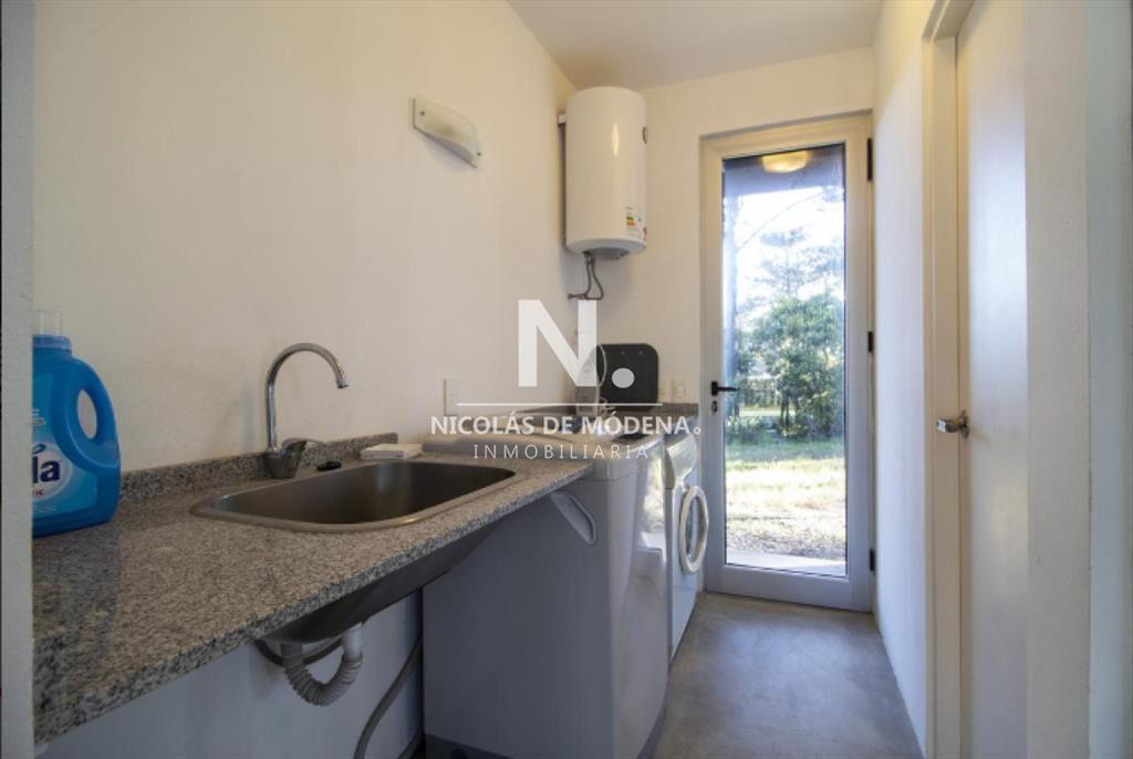 En venta casa de 4 dormitorios en Pinar del Faro.