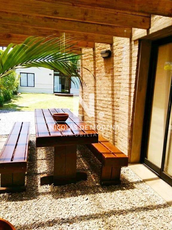 Hermosa casa de piedra en Montoya!