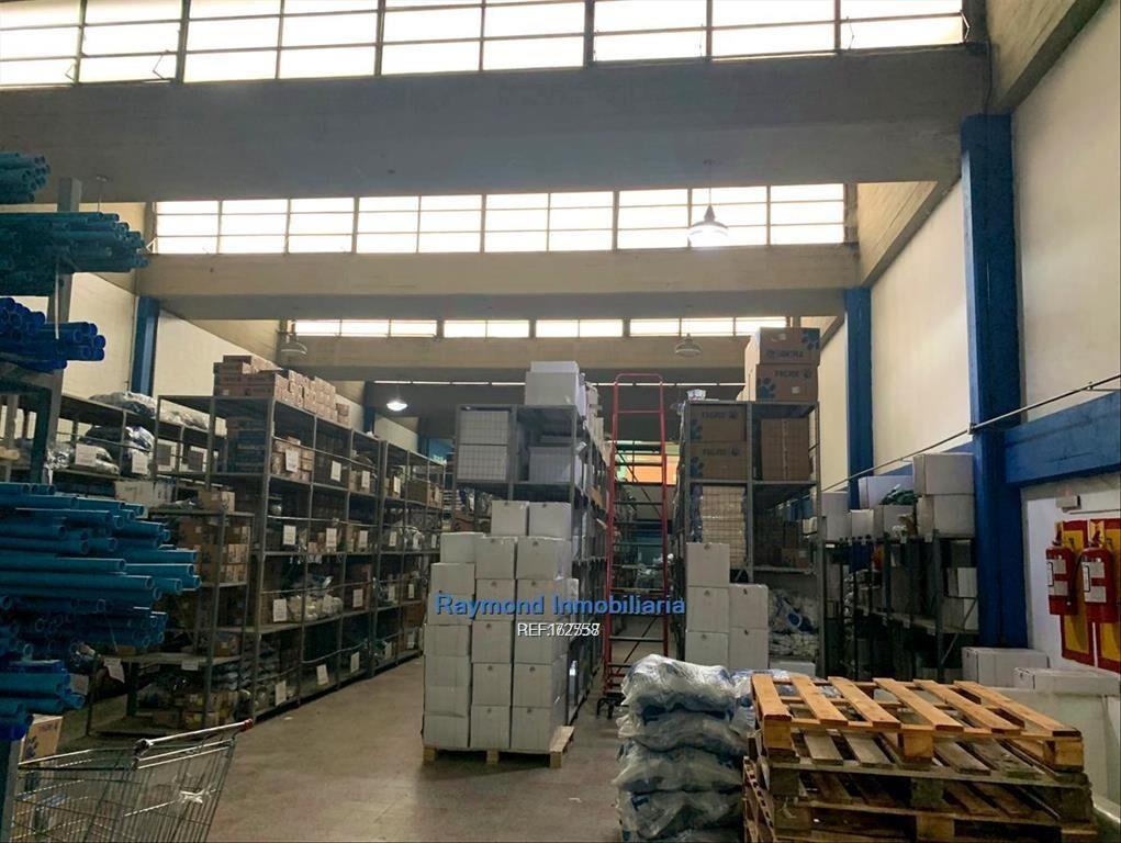 Venta local Categoría Premium en Brazo Oriental de 3450m2