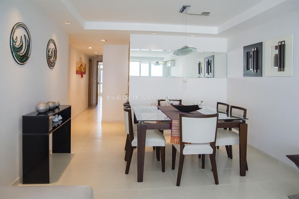Vende apartamento de 2 dormitorios en suite en