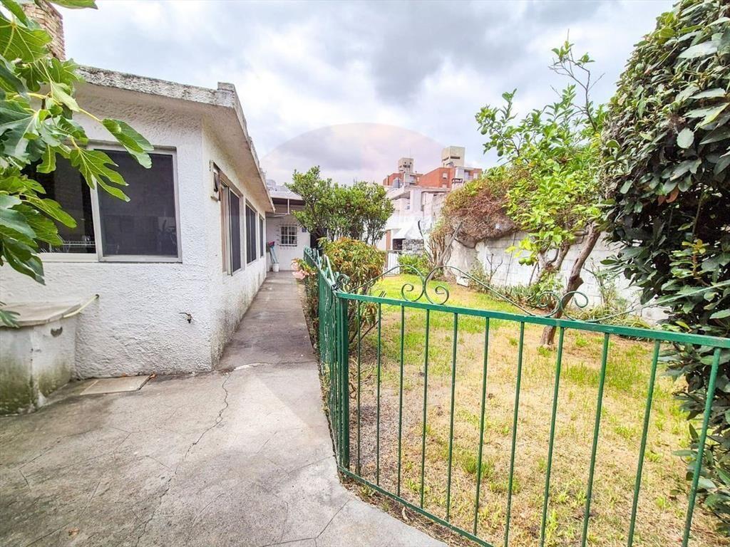 Venta casa de 2 dormitorios en Brazo Oriental.