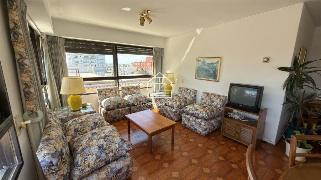 Venta Apartamento 2 Dormitorios y Dependencia del