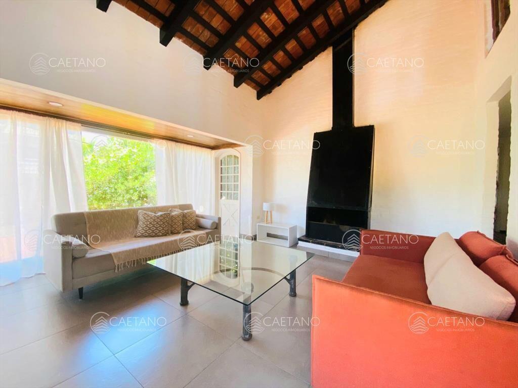 Excelente casa en venta de La Barra de tres + con