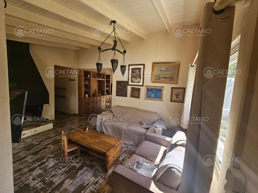 Venta Casa - 3 Dormitorios 2 Baños - Punta -