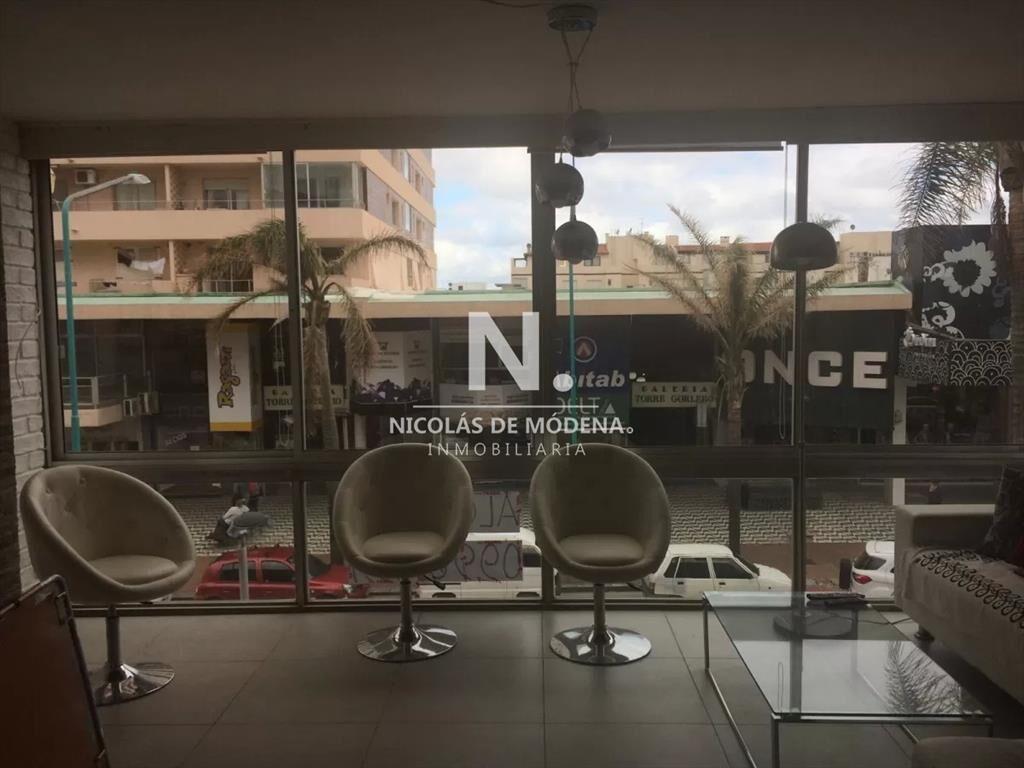 Vende apartamento de 3 dormitorios en Peninsula,
