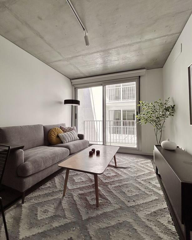 Venta apartamento 1 dormitorio amoblado con terraza en pale