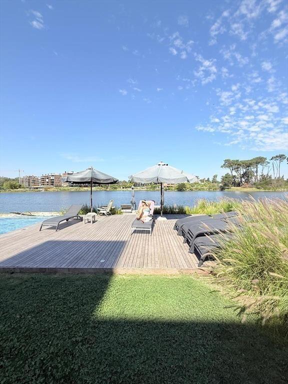 Espectacular departamento Complejo Vilago con vista al Lago