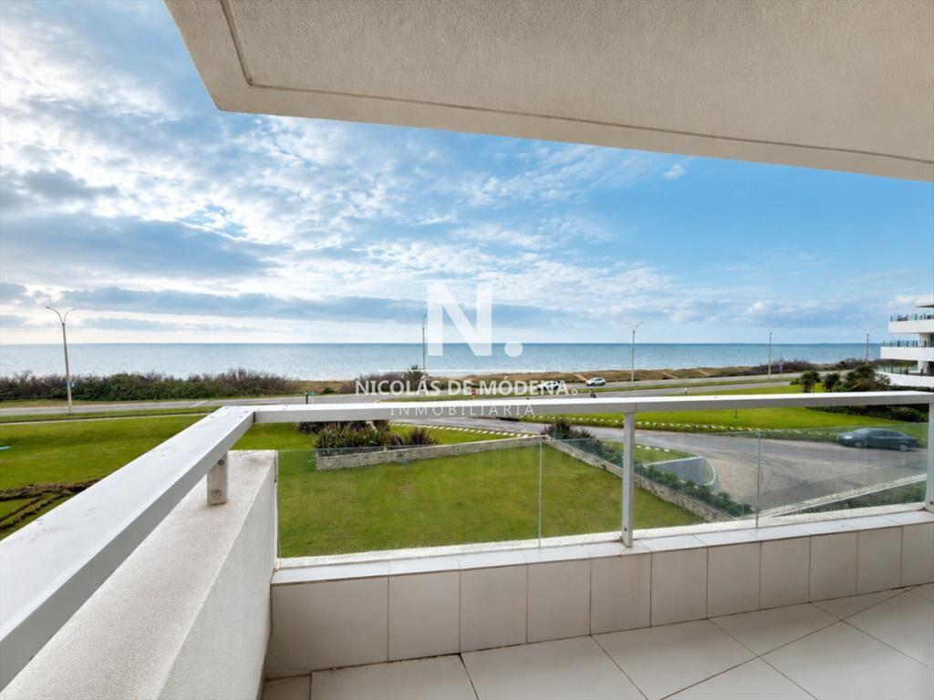 En venta comodo departamento de 3 Dormitorios en Mansa Punt
