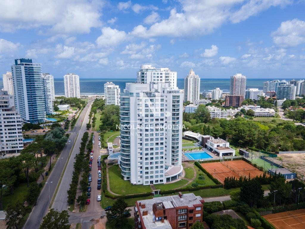 Venta Apartamento de 3 dormitorios en zona a del
