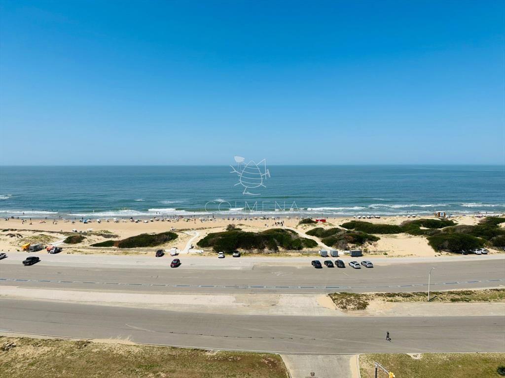 Apartamento de 3 dormitorios en venta en Punta del Este