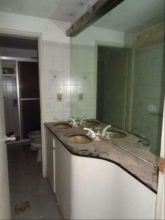 VENTA local - depósito de 2000m2 en Aguada