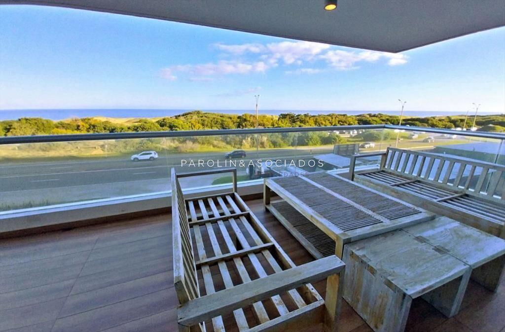 Apartamento en venta de 3 dormitorios + en Punta