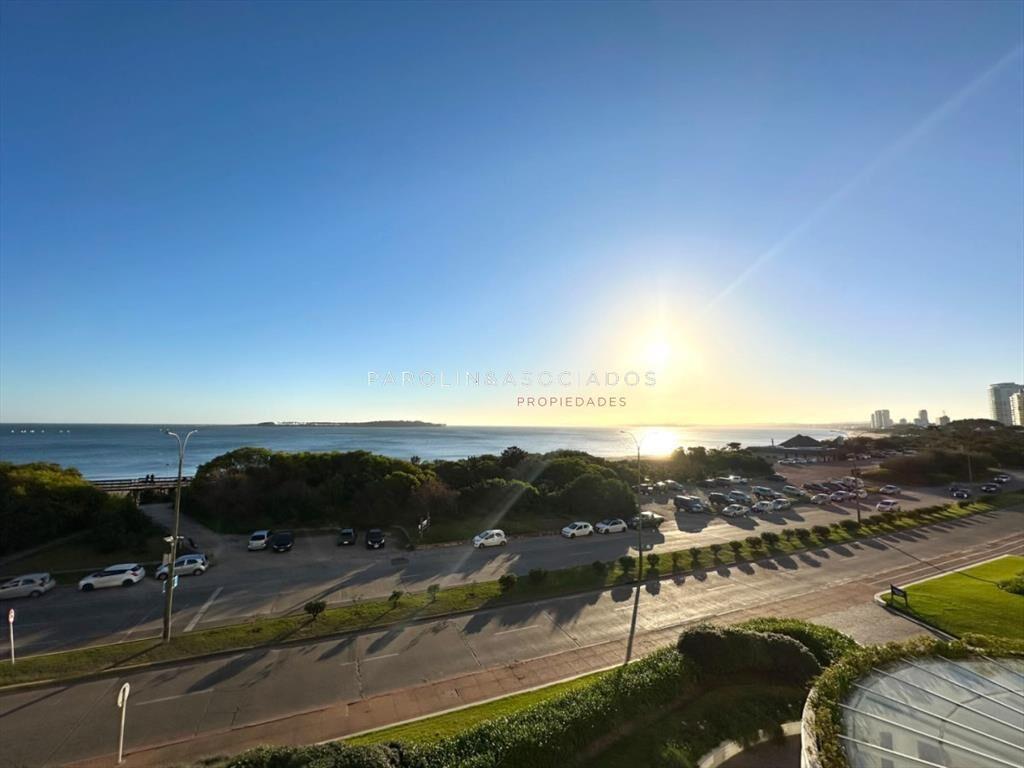 Departamento en Venta de 3 Dormitorios en Tower,