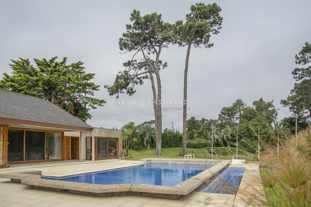 Casa en venta de gran tamaño en zona privilegiada, Punta d