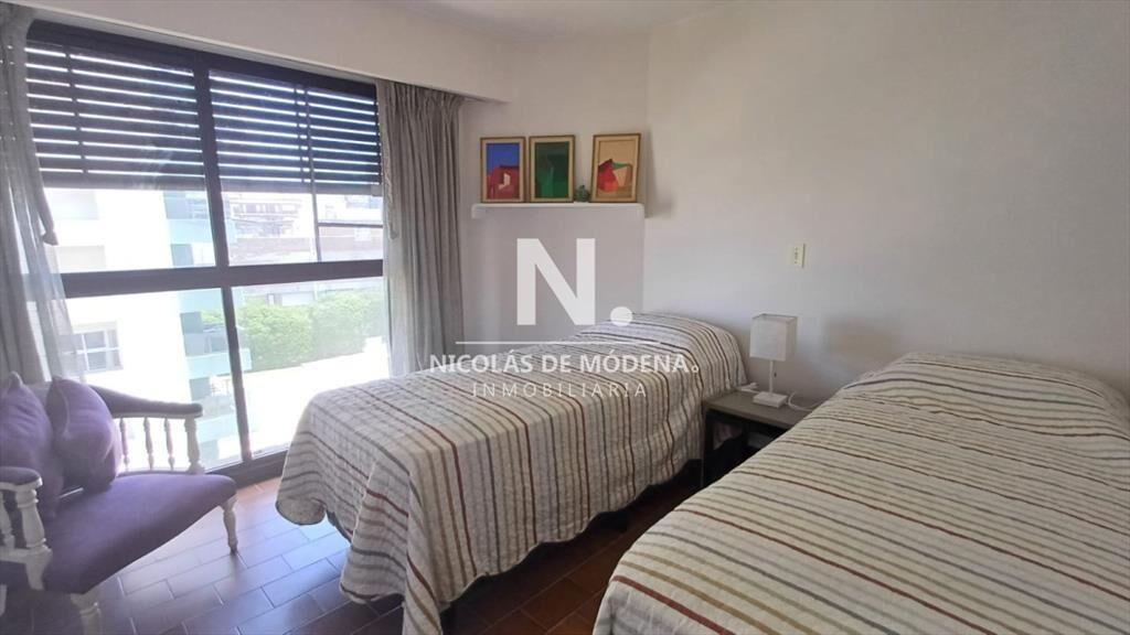 Alquila departamento en Brava Punta del Este, de 2 dormitor