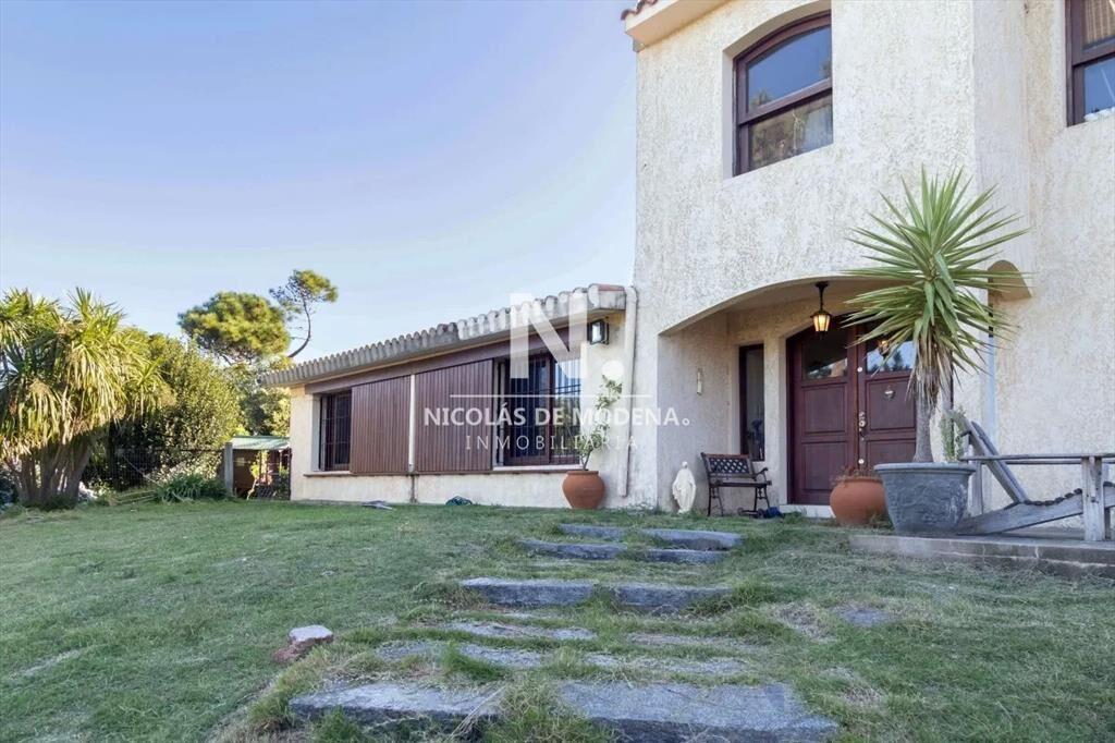 Chalet en venta en San Rafael proximo al mar. 5 +