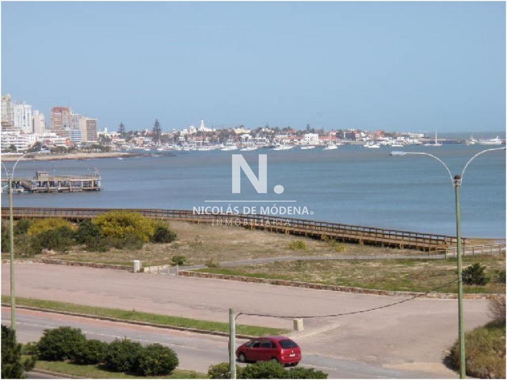 Hermoso Departamento en venta en Coral Tower.