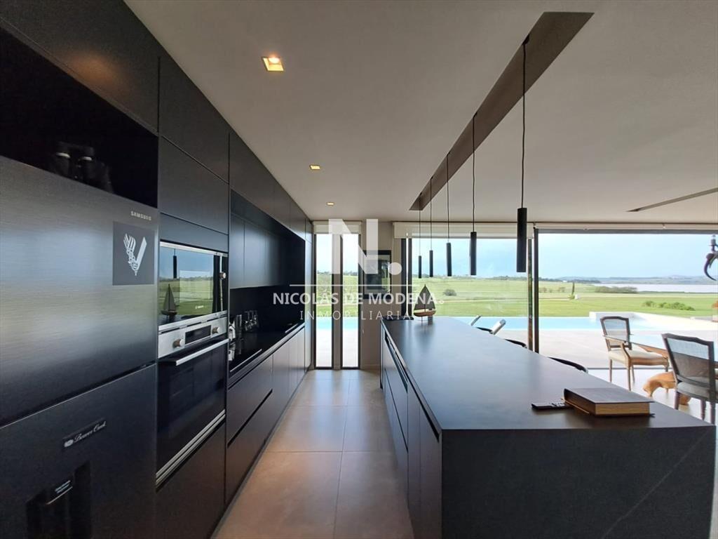Espectacular chacra con chalet en venta de un 2