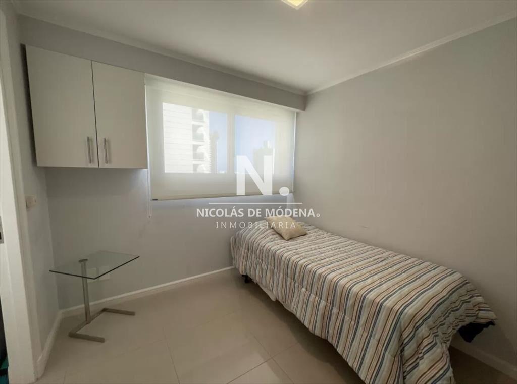Departamento en venta, frente al mar. Torre Playa